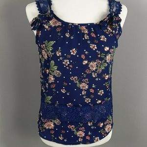🔥🔥🔥Blue lace and floral tank top